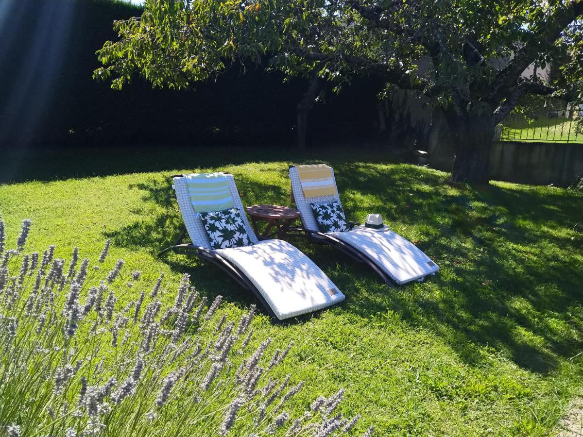 Bed and Breakfast Les Bessonnes Saint-Georges-Haute-Ville Екстер'єр фото