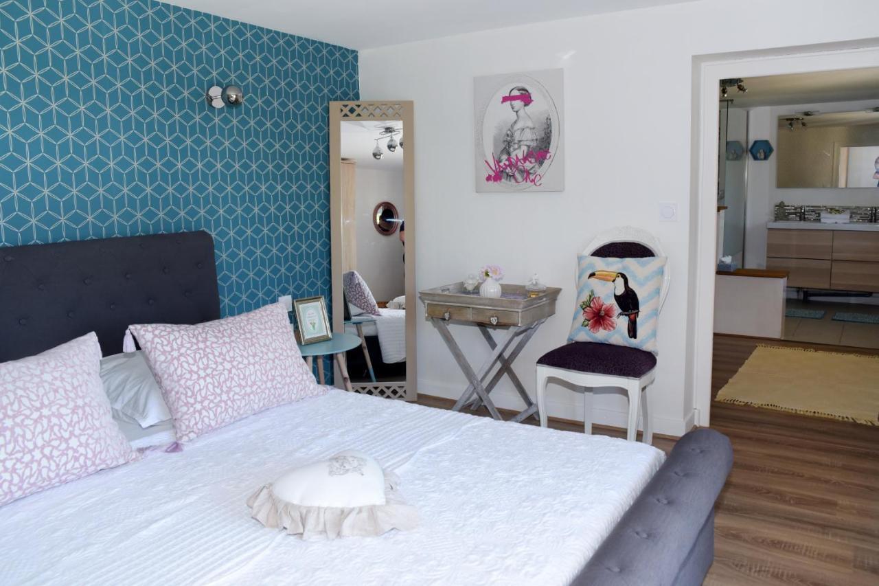 Bed and Breakfast Les Bessonnes Saint-Georges-Haute-Ville Екстер'єр фото