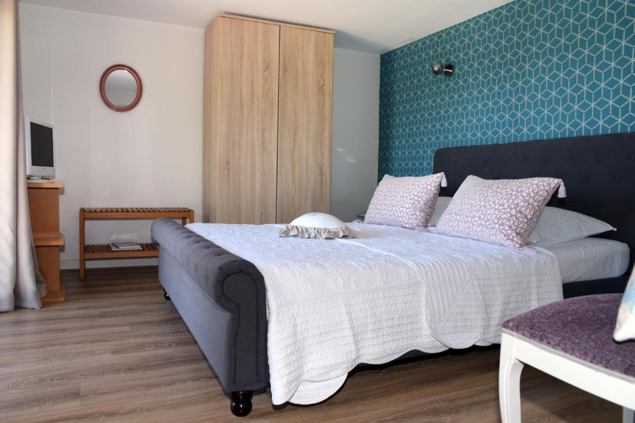 Bed and Breakfast Les Bessonnes Saint-Georges-Haute-Ville Екстер'єр фото